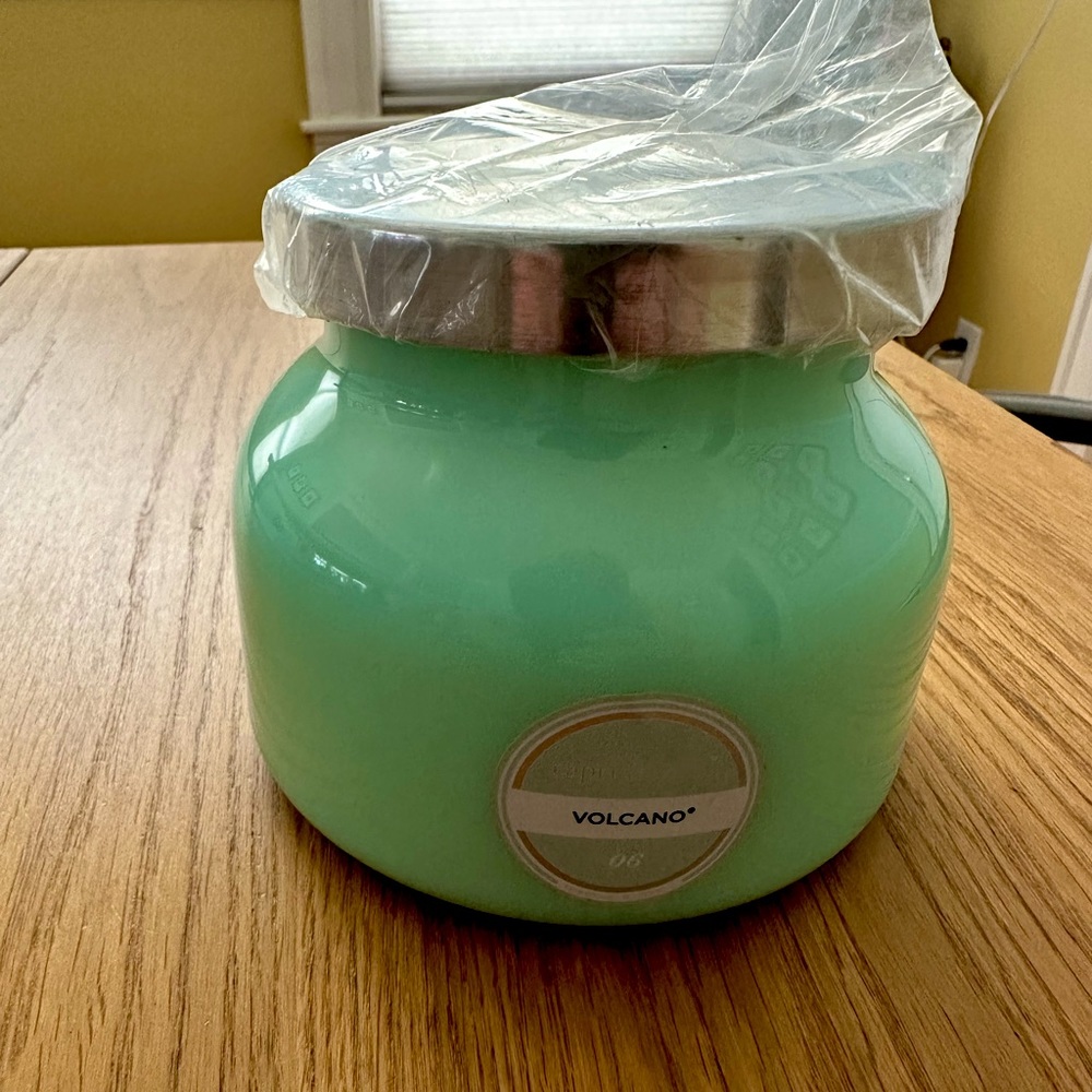 Volcano 19oz new jar candle